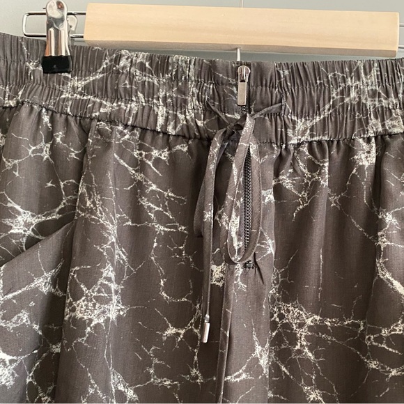 Forever 21 Skirt paperbag skirt size large - Picture 3 of 3